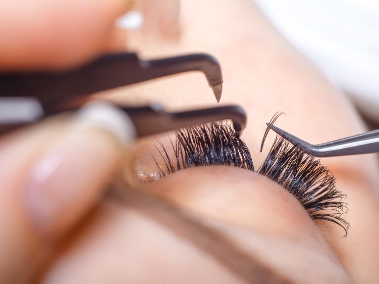 What Are Eyelash Extensions?