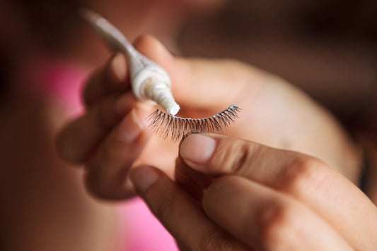 How To Do A Patch Test For Eyelash Glue