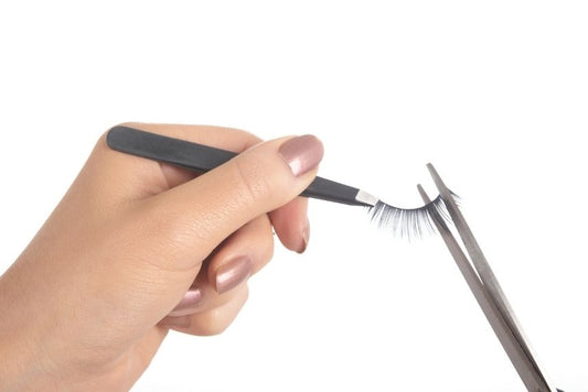 How to measure and trim false eyelashes